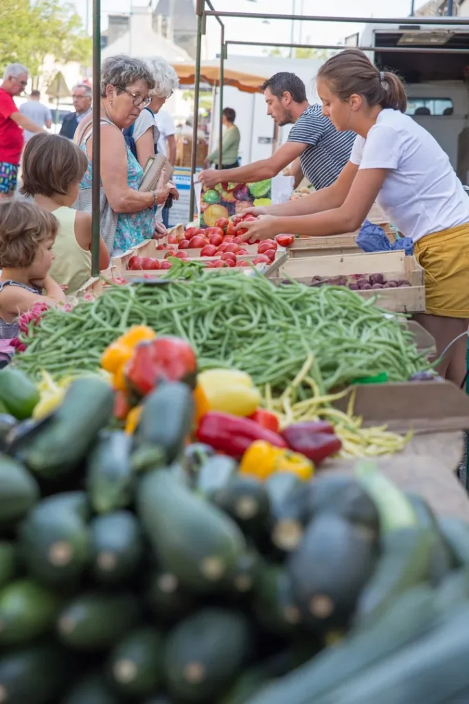 Marché de La Haye du Puits en été